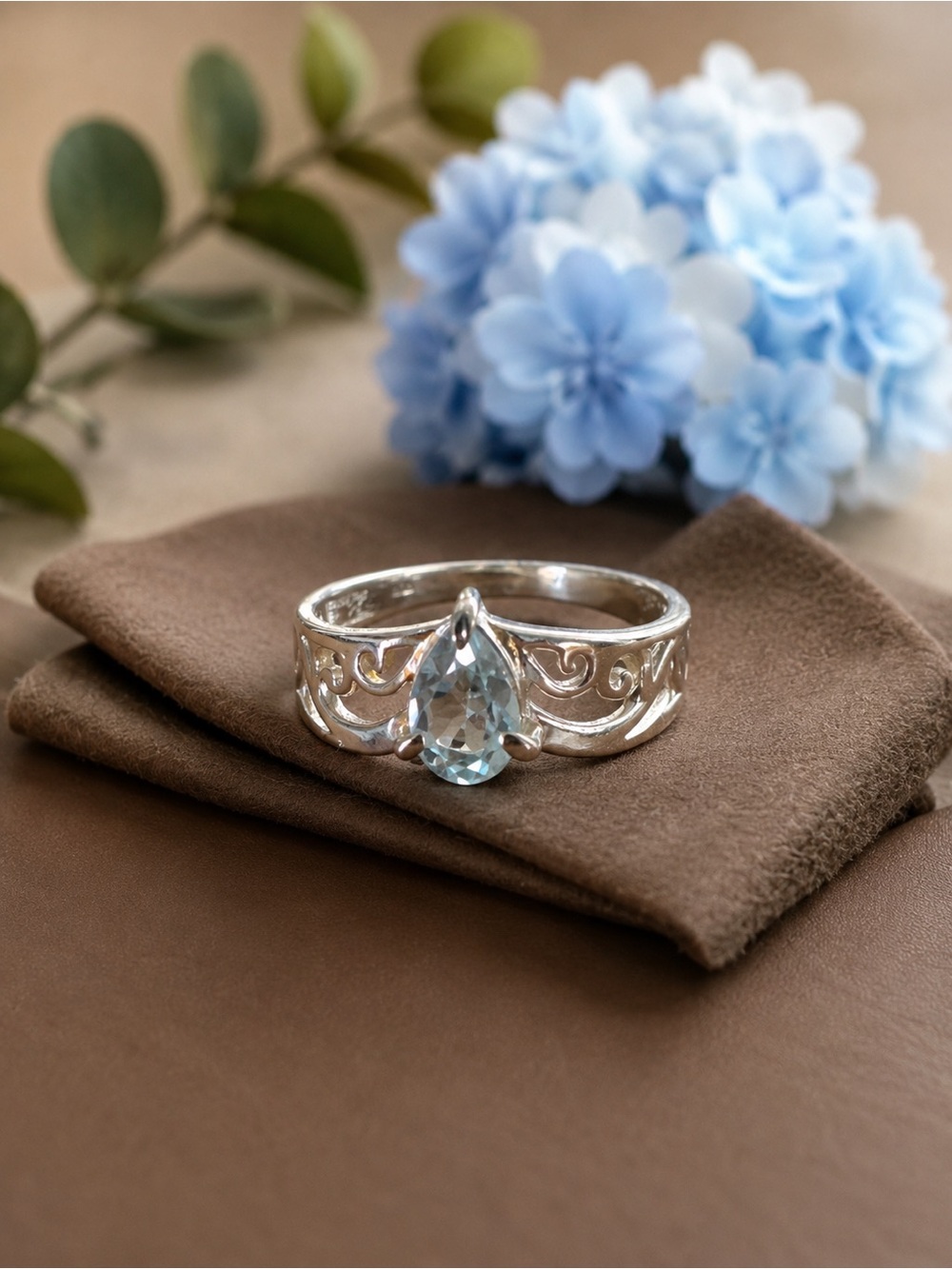 Blue Topaz Solid 925 Sterling Silver Ring - Size 7.5